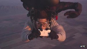 _62962432_skydive