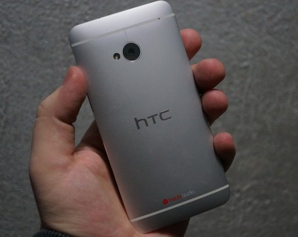 HTC One, задняя крышка