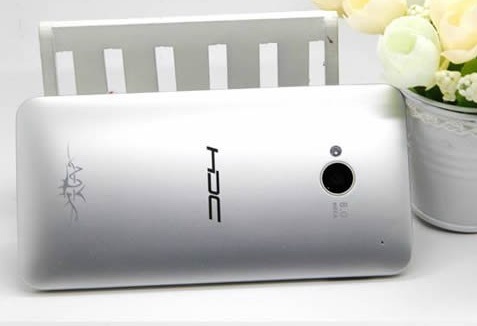 Китайский клон HTC One 