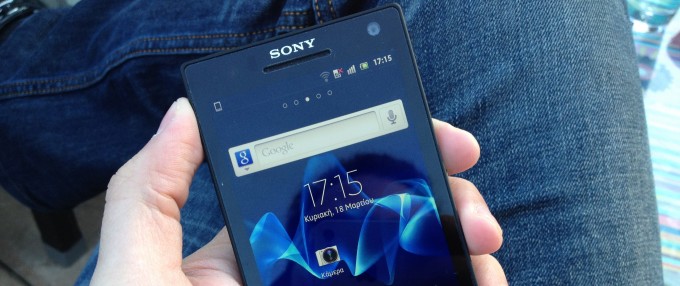 Sony_Xperia_S_on_hand