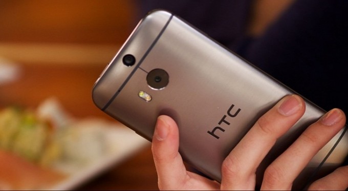 Со следующего года смартфоны HTC  получат оптический зум